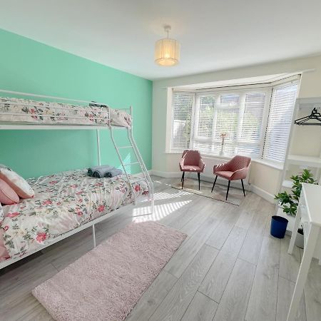Large 3 Bedroom & 2 Bath - Ground Floor With Parking Борнмът Екстериор снимка